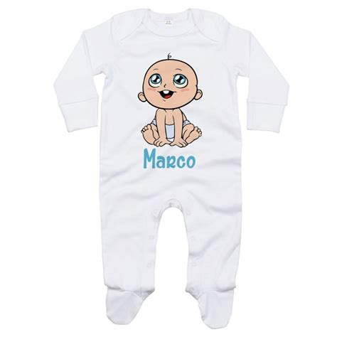 Bambino con tutina personalizzata