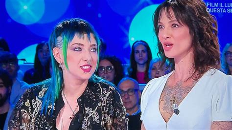 Asia Argento con la figlia Anna Lou