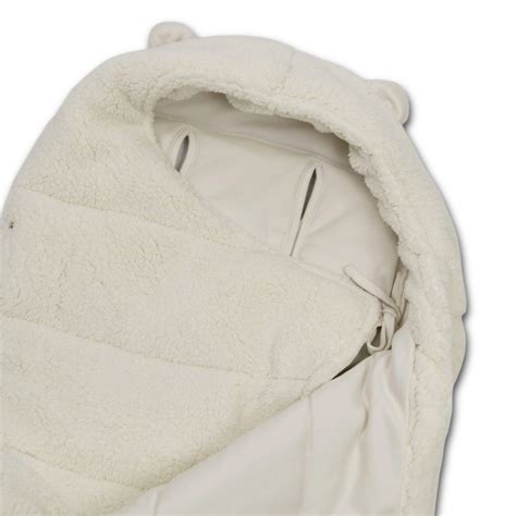 Dettaglio cappuccio neonato