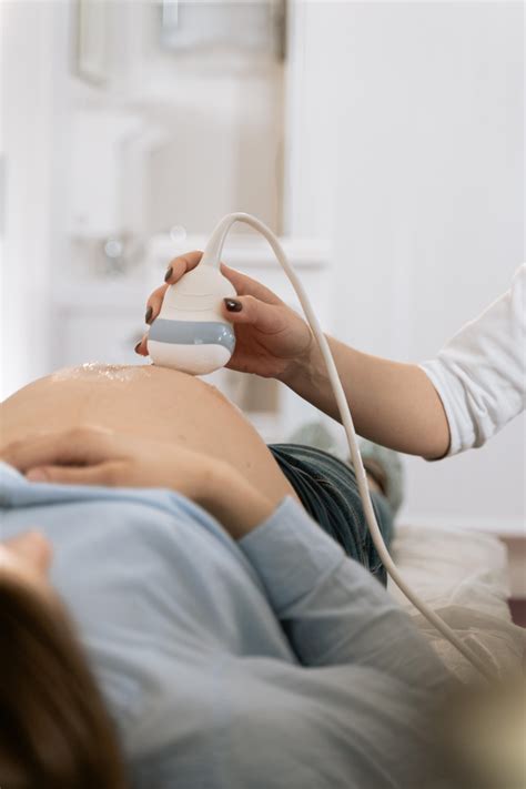 Ecografia transvaginale per monitoraggio follicolare