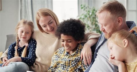 Famiglia affidataria con bambino