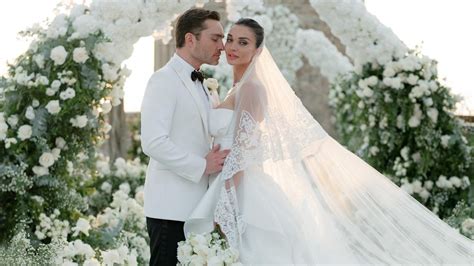 Ed Westwick e Amy Jackson al matrimonio
