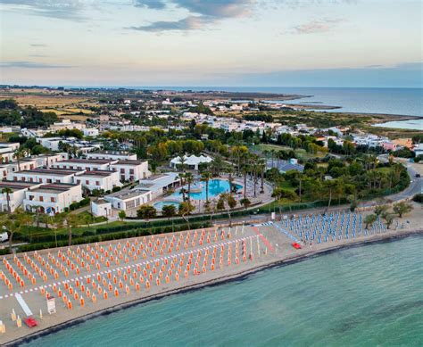 Piscina attrezzata presso il Blu Salento Village