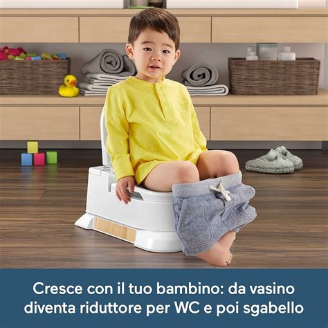 Bambino con vasino e libri