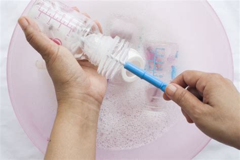 Pulizia e sterilizzazione biberon