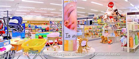 Interno negozio articoli per bambini