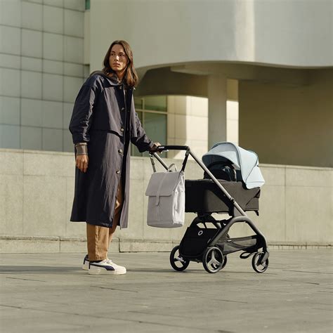 Bugaboo Bee piegato per il trasporto in auto