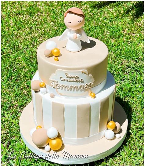 Torta Prima Comunione a due piani con decorazioni religiose
