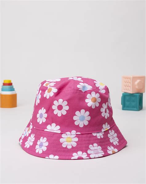 Bambina con cappello Prénatal