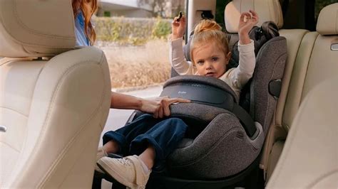 Seggiolino Cybex Anoris T2 i-Size con airbag in azione