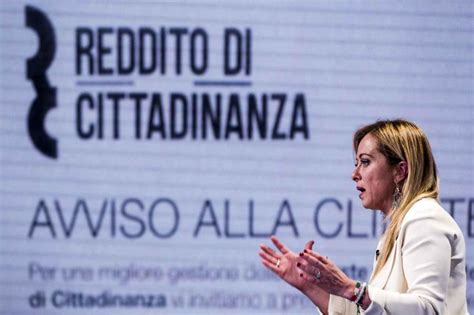 Schema comparativo che mostra la compatibilità tra Reddito di Cittadinanza, Bonus Bebè e Assegno di Maternità
