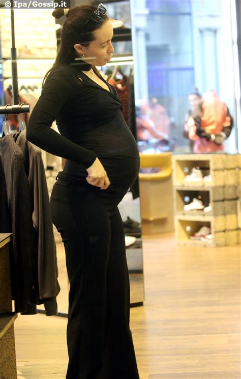 La Principessa Rajwa durante lo Shopping Premaman ad Amman