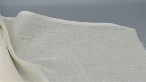 Tessuti in fibra naturale e cotone leggero per neonati