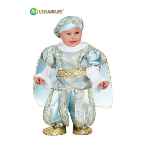 bambino vestito da principe azzurro che sorride felice