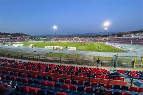 Stadio San Vito-Gigi Marulla durante una partita