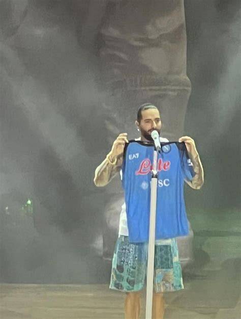 Foto di scena dal concerto all'Arena Flegrea