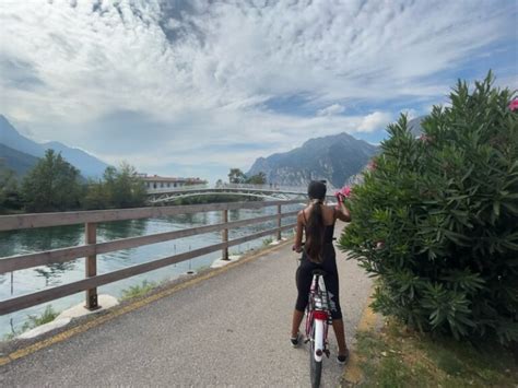 Pista ciclopedonale lungo il fiume Sarca