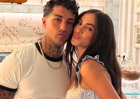 Giulia De Lellis e Tony Effe con la loro neonata