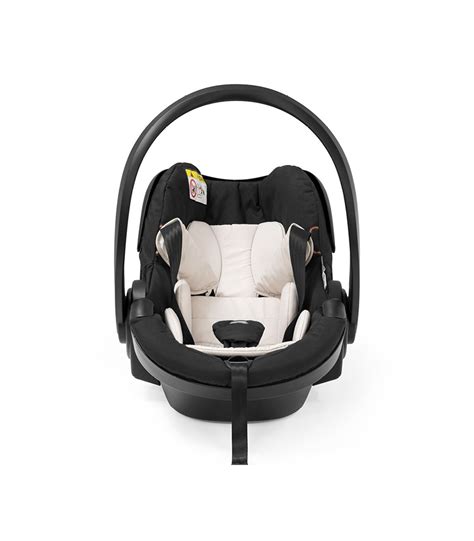 Seggiolino auto Stokke iZi Go Modular by BeSafe montato su telaio passeggino Stokke