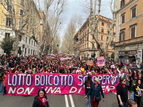 Immagine di una manifestazione di attiviste di
