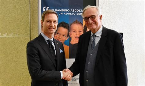 Importanza dell'ascolto e del supporto nella comunità