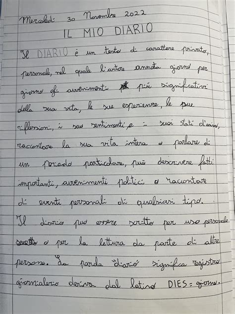 Un esempio di layout interno di un diario di gravidanza con spazi dedicati a note, ecografie e date.