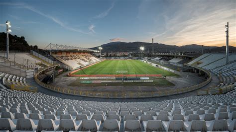 Stadio Del Duca di Ascoli con tifosi