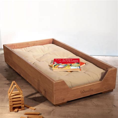 Lettino montessoriano in legno fai da te