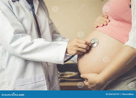 donna incinta controllo ospedale monitoraggio