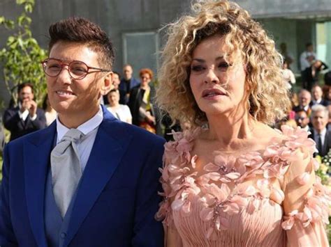 Imma Battaglia ed Eva Grimaldi il giorno del loro matrimonio in Campidoglio