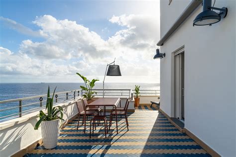 Terrazza panoramica di un appartamento vista mare