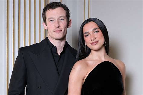 Dua Lipa e Callum Turner in un'occasione pubblica