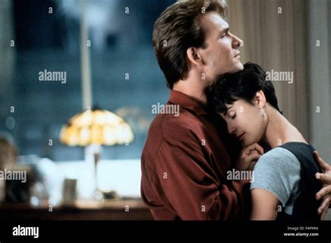 Scena iconica di Patrick Swayze e Demi Moore in Ghost