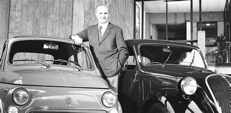 Dante Giacosa che disegna la Fiat 500