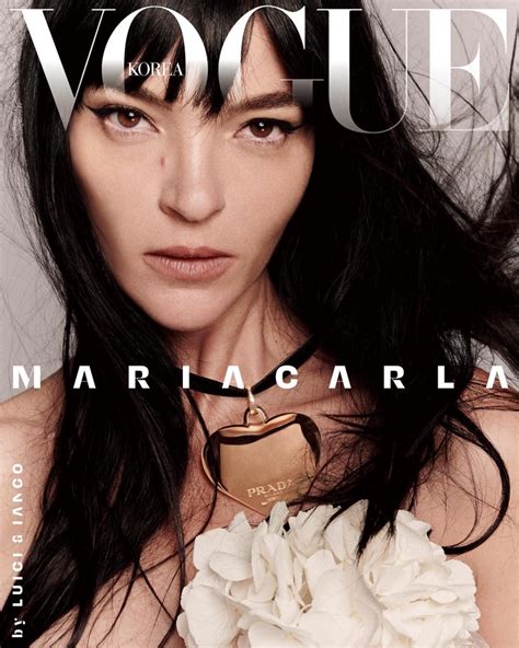 Ritratto di Mariacarla Boscono in uno shooting fotografico d'autore