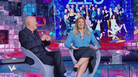 Claudio Bisio sul set di Zelig