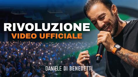 Daniele Di Benedetti durante un evento di formazione dal vivo con il suo pubblico