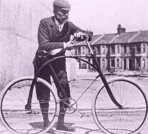 Bicicletta per le strade di Plymouth, inizio Novecento