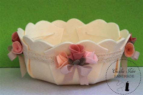 Cestino portaconfetti in feltro decorato per eventi