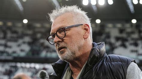 Ritratto fotografico di Stefano Tacconi con la maglia della Juventus