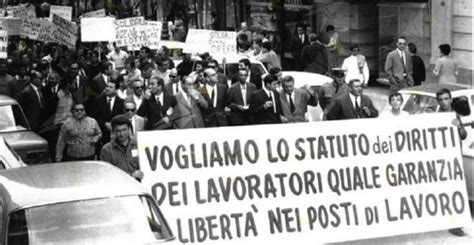 Manifestazione sindacale anni '70 per lo Statuto dei Lavoratori
