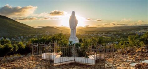 Veduta suggestiva della collina di Medjugorje