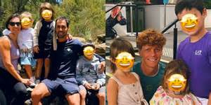Flavia Pennetta e Fabio Fognini con i figli
