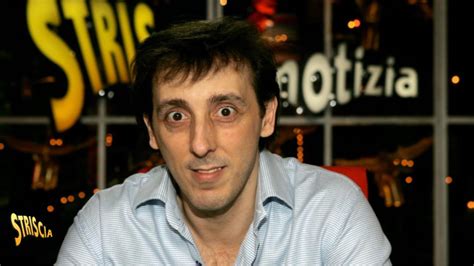 Ritratto fotografico di Massimo Ceccherini in un contesto teatrale