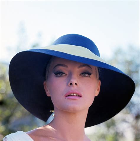 Ritratto fotografico d'epoca di Virna Lisi
