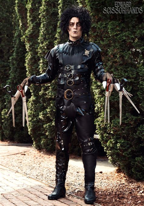 Edward Scissorhands costume detailing