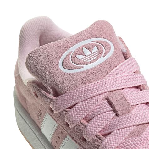 Sneakers Adidas bambina in dettaglio