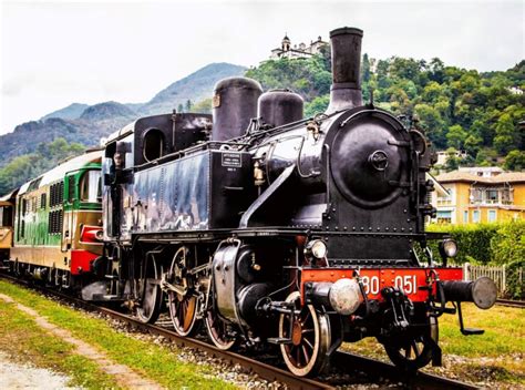 Il treno storico Flåmsbana tra le montagne