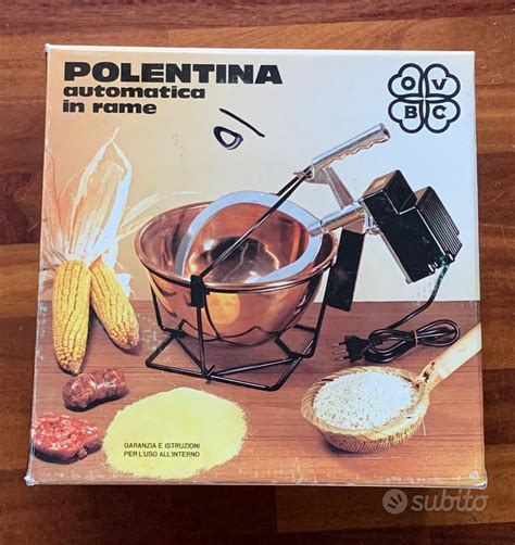 pentola di rame con polenta fumante