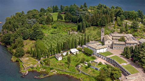 Vista aerea dell'Abbazia di Piona e della penisola di Olgiasca